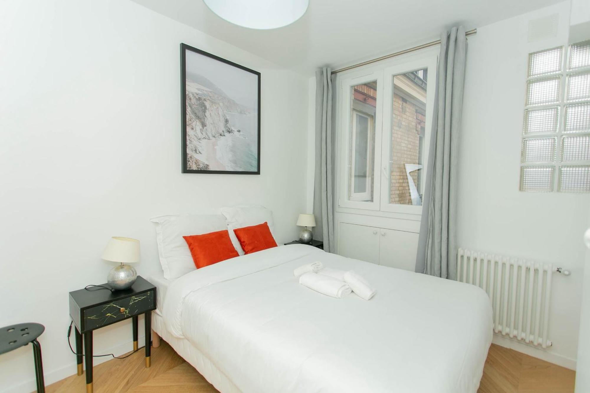 Appartement Haussmann - 2br Near Champs-elysees - Cityapartmentstay