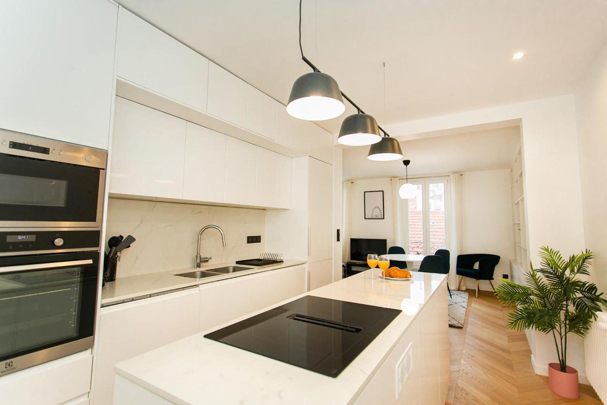 Appartement Haussmann - 2br Near Champs-elysees - Cityapartmentstay *