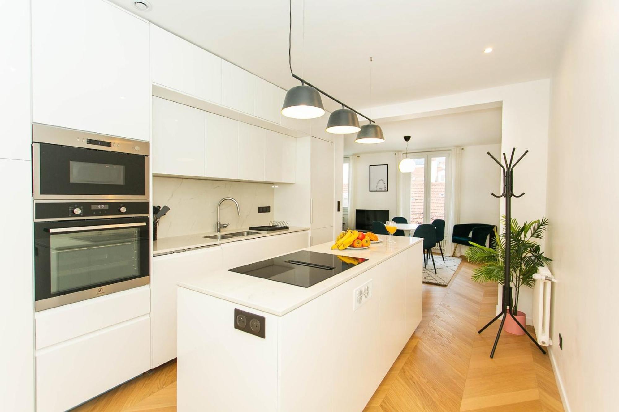 Appartement Haussmann - 2br Near Champs-elysees - Cityapartmentstay